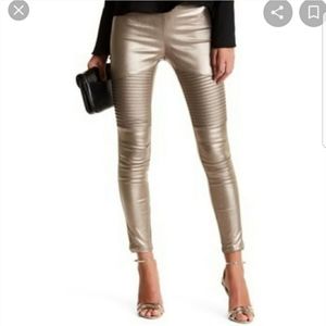 JeggingsLeggings super flattering sewn detail